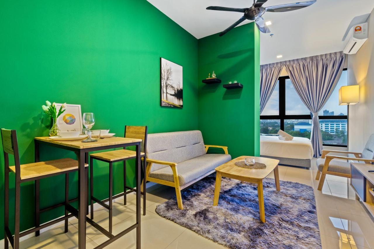 Highpark Suites In Petaling Jaya, Kelana Jaya By Plush Kampong Baharu Sungai Way Zewnętrze zdjęcie